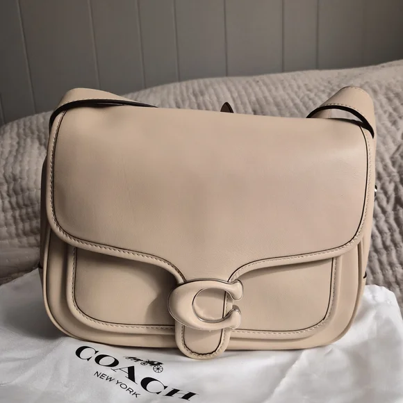 Coach Tabby 26 Messenger Leather Shoulder Bag - Picture 3 of 9